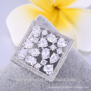 Pop square shape brooch white brooch with crystal cheap price 2018